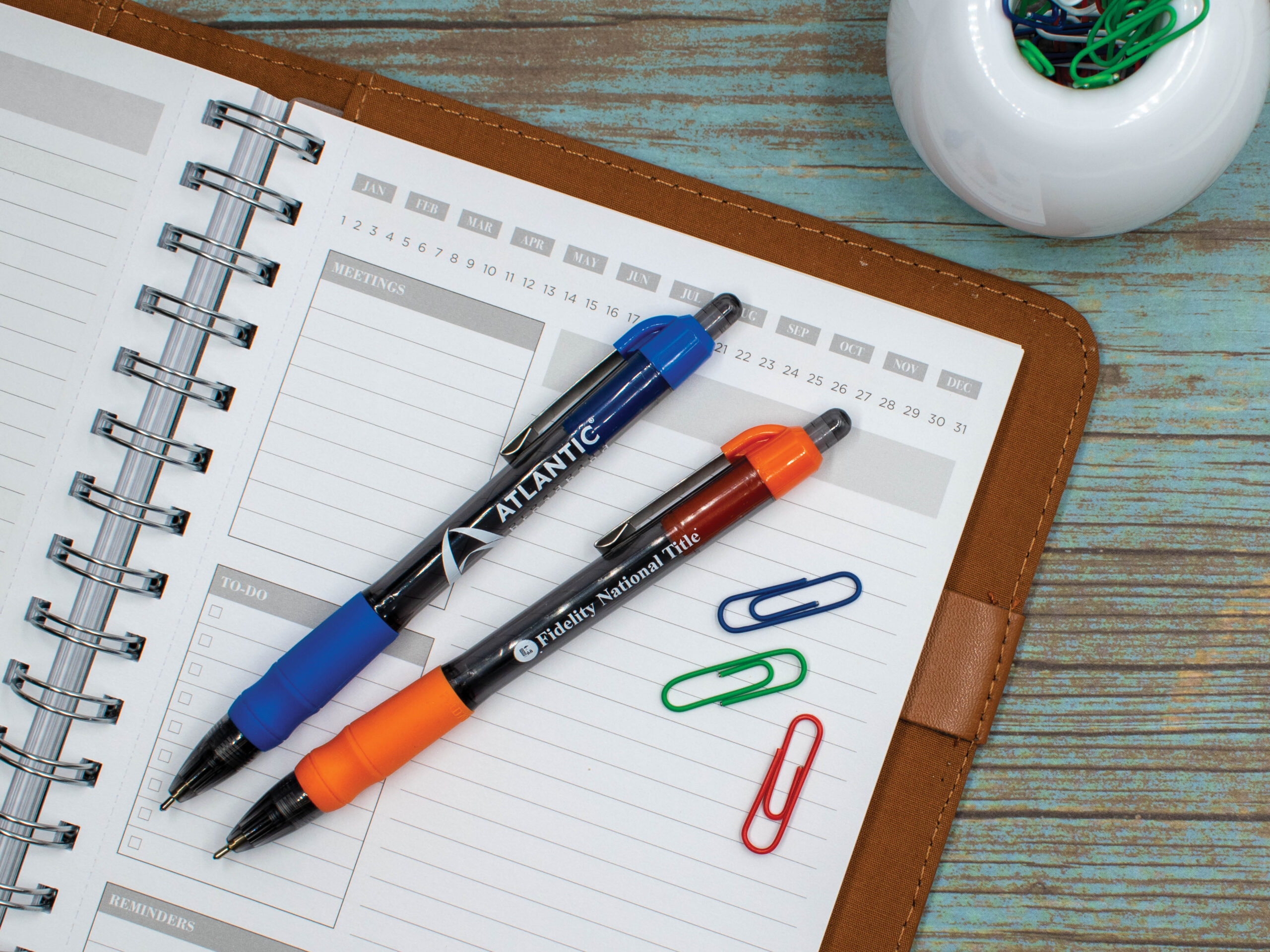 587_Blue_588_Org_Planner_Clips_Photo