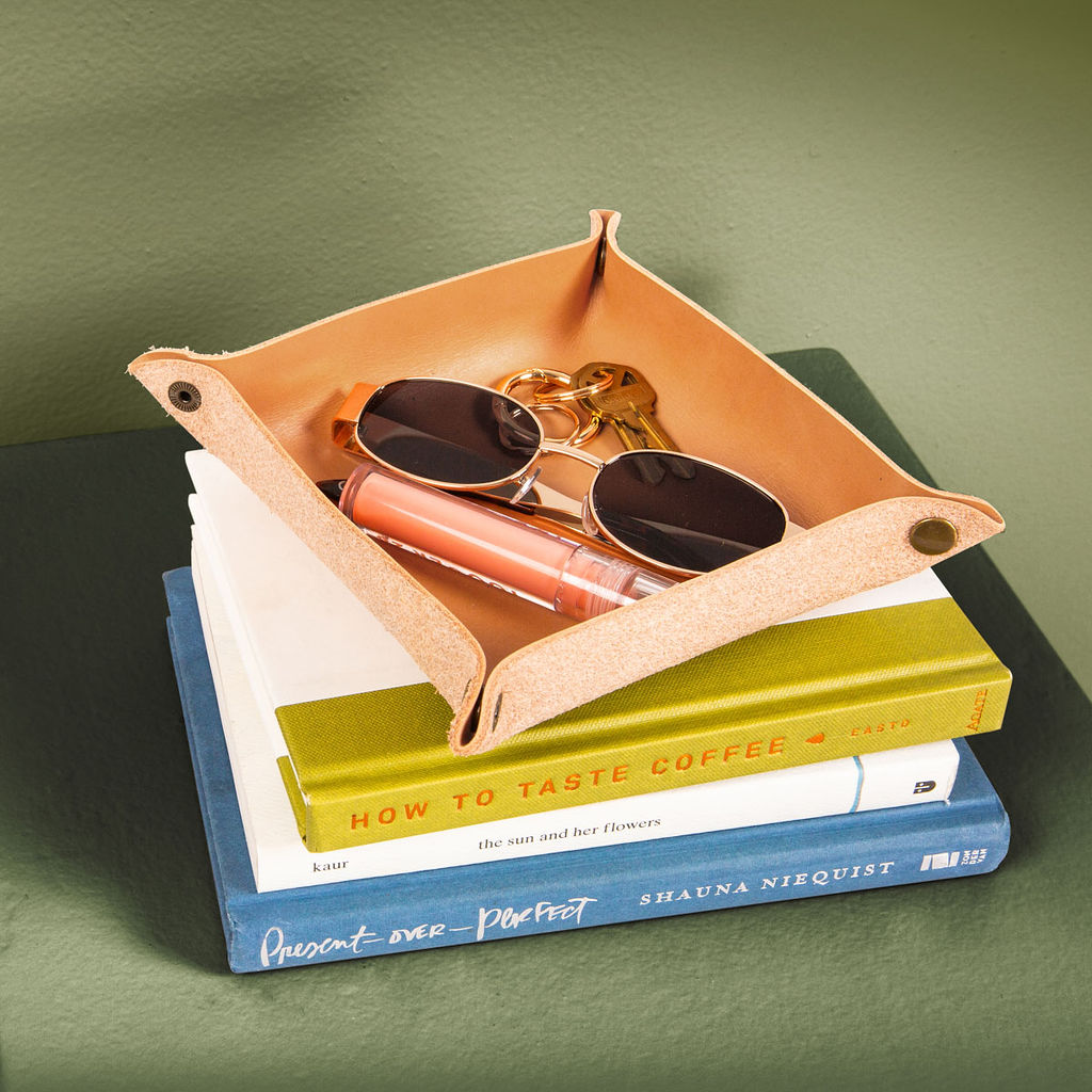 thebrandedthings_milestonegift_Leather_media